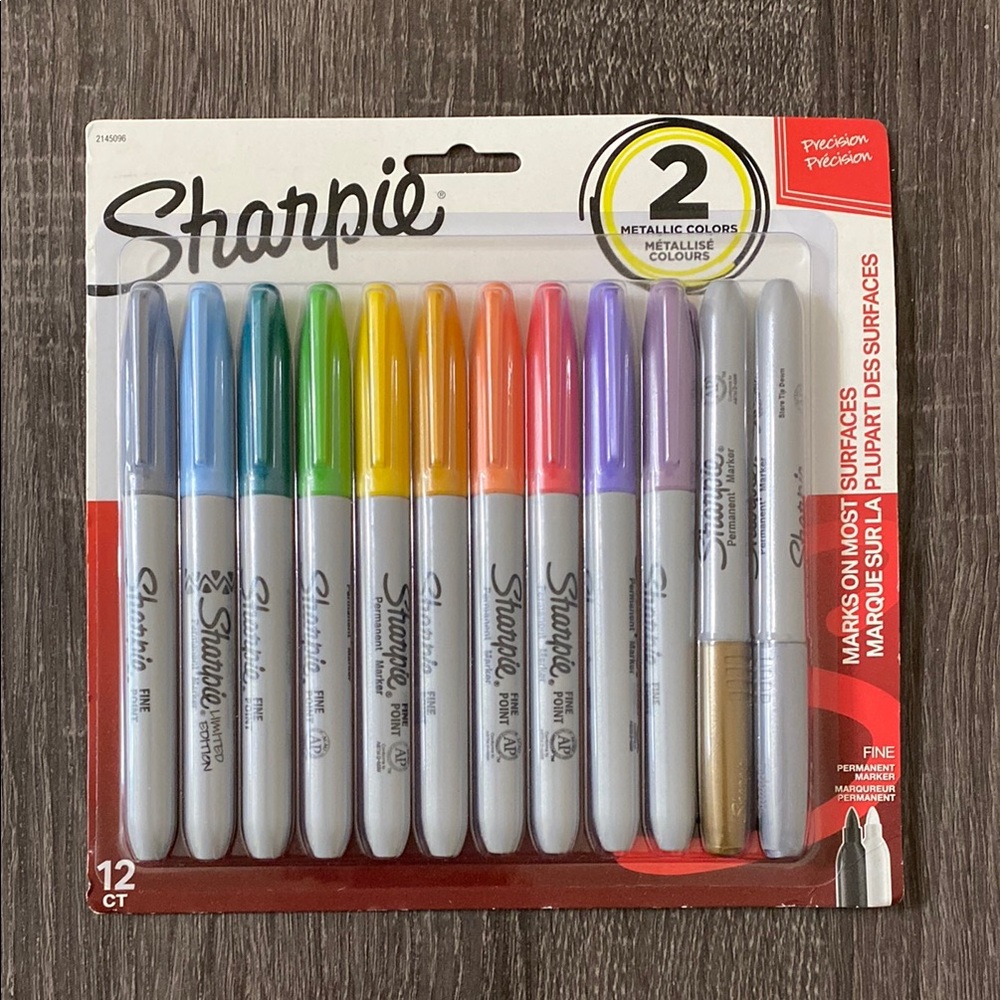 New Sharpie Fine 12 CT Markers + 2 Metalic